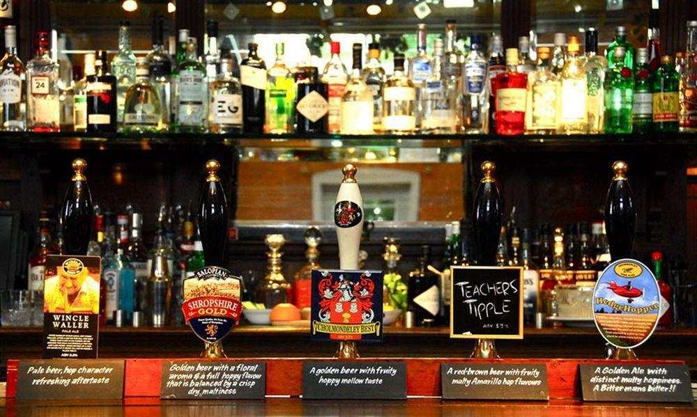 The Cholmondeley Arms Hotel Wrenbury Luaran gambar