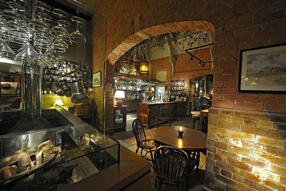 The Cholmondeley Arms Hotel Wrenbury Luaran gambar