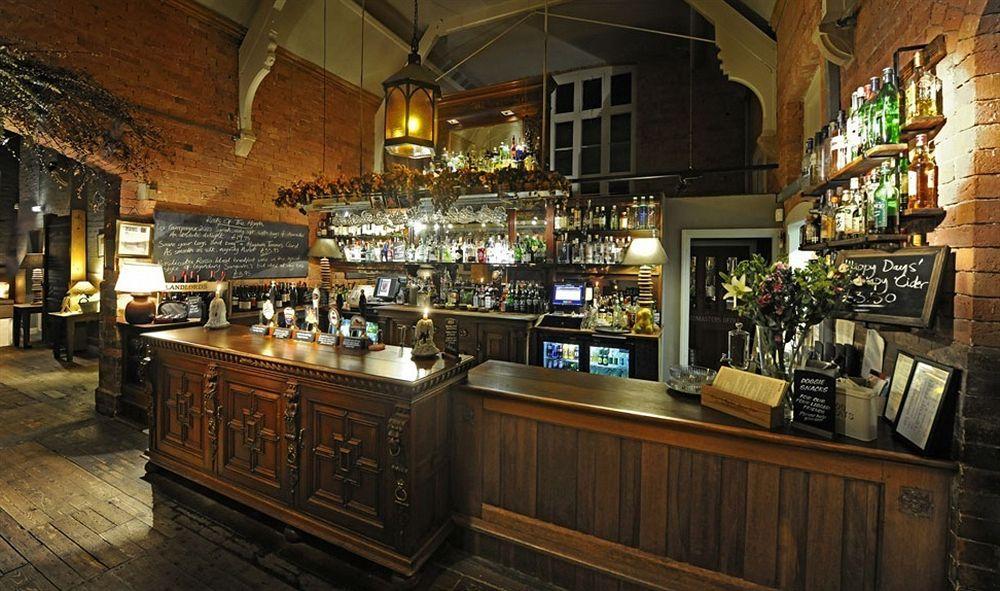 The Cholmondeley Arms Hotel Wrenbury Luaran gambar